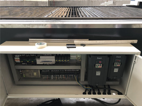 máy cắt laser kim loại cnc / máy cắt laser sợi quang